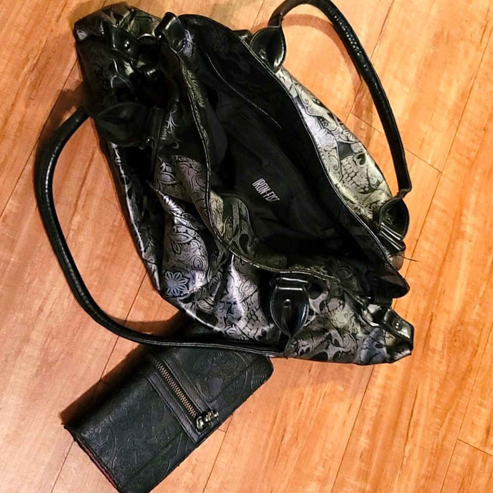 Black Iron Fist skull purse with matching wallet